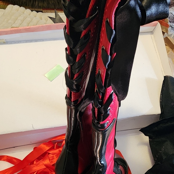 Pleaser Tempt Red and Black Women's Knee High Boots Zipper Satin Laces US Sz. 7 - Picture 6 of 10